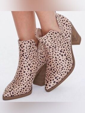 Forever 21 cheetah print pull on bootie.